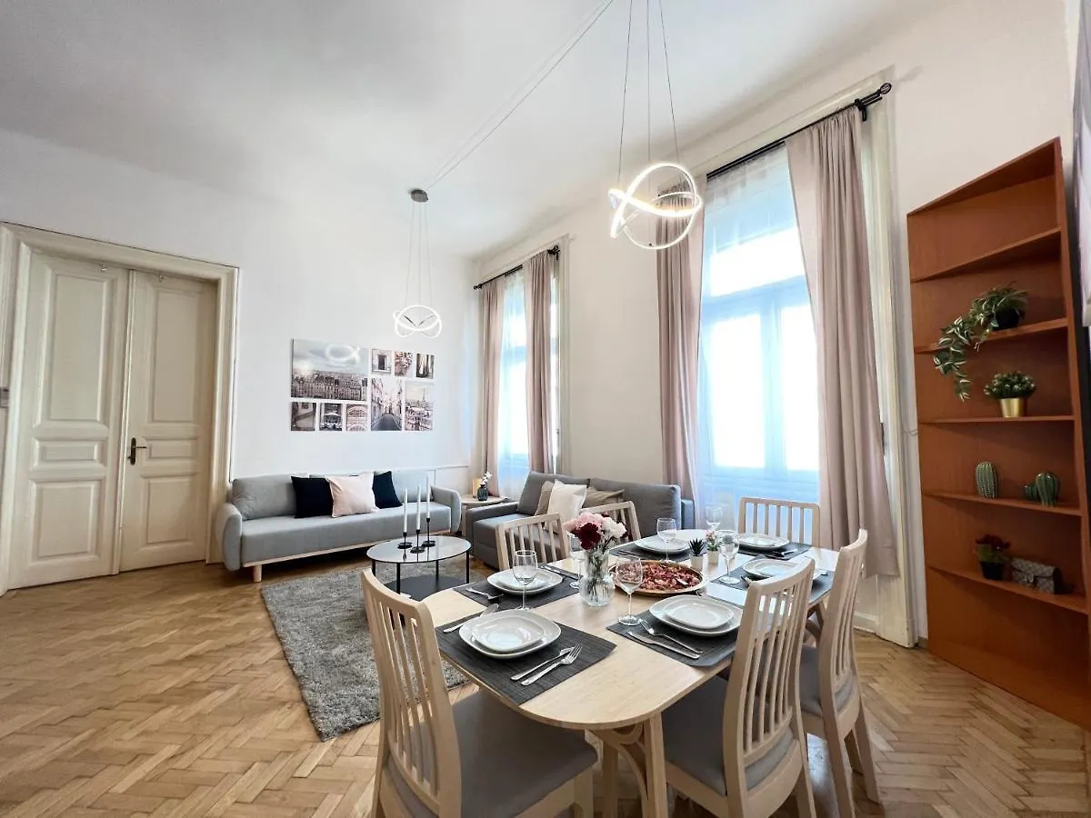 Ferenc Apartment 布达佩斯